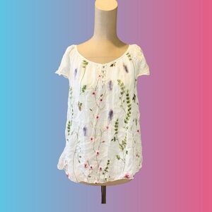 Chic White Floral Embroidered Blouse